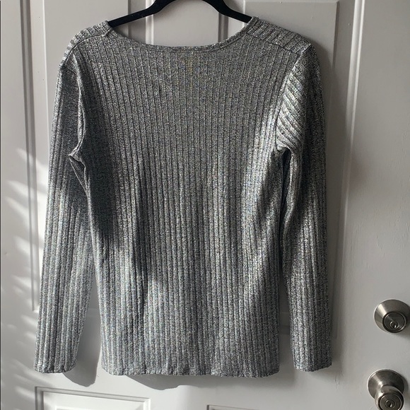 Top - Picture 2 of 4